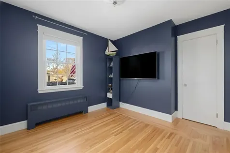 9 White Terrace Middletown RI 02842