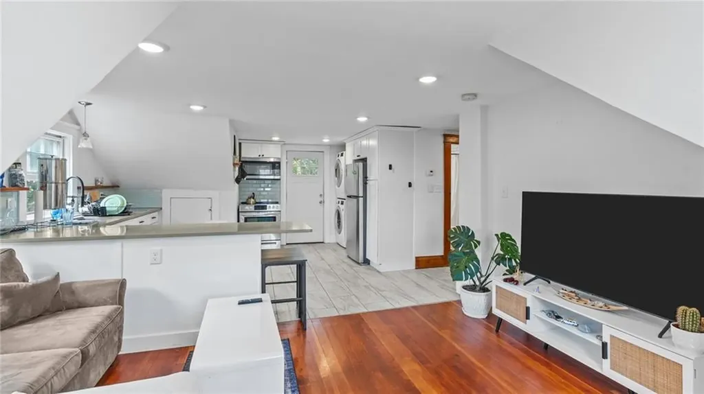 56 Ruggles Avenue Newport RI 02840