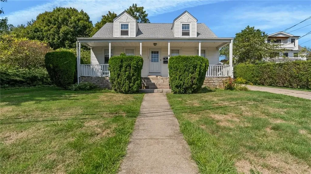 56 Ruggles Avenue Newport RI 02840
