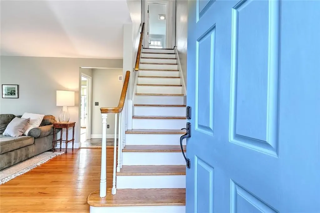 80 Leonard Drive Tiverton RI 02878
