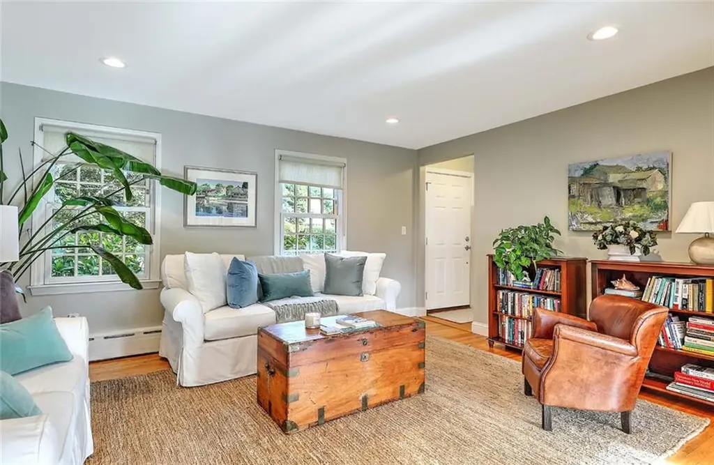 80 Leonard Drive Tiverton RI 02878