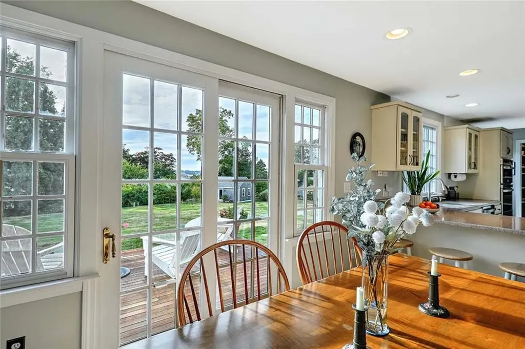 80 Leonard Drive Tiverton RI 02878