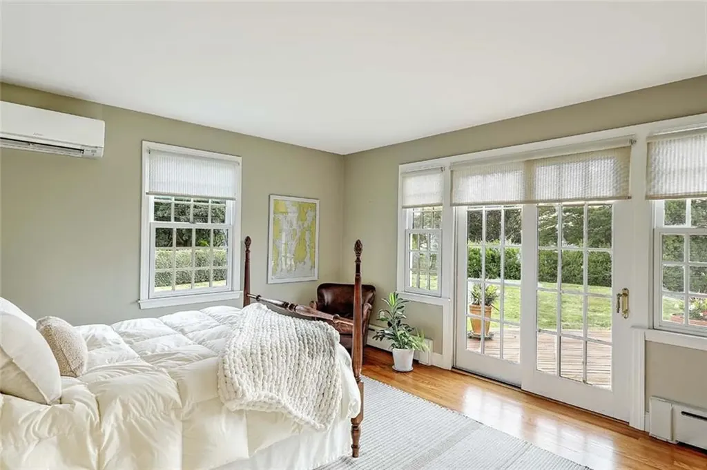 80 Leonard Drive Tiverton RI 02878