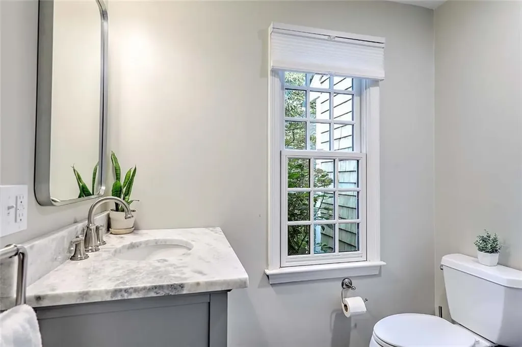 80 Leonard Drive Tiverton RI 02878