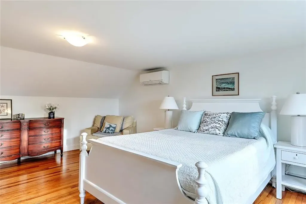 80 Leonard Drive Tiverton RI 02878