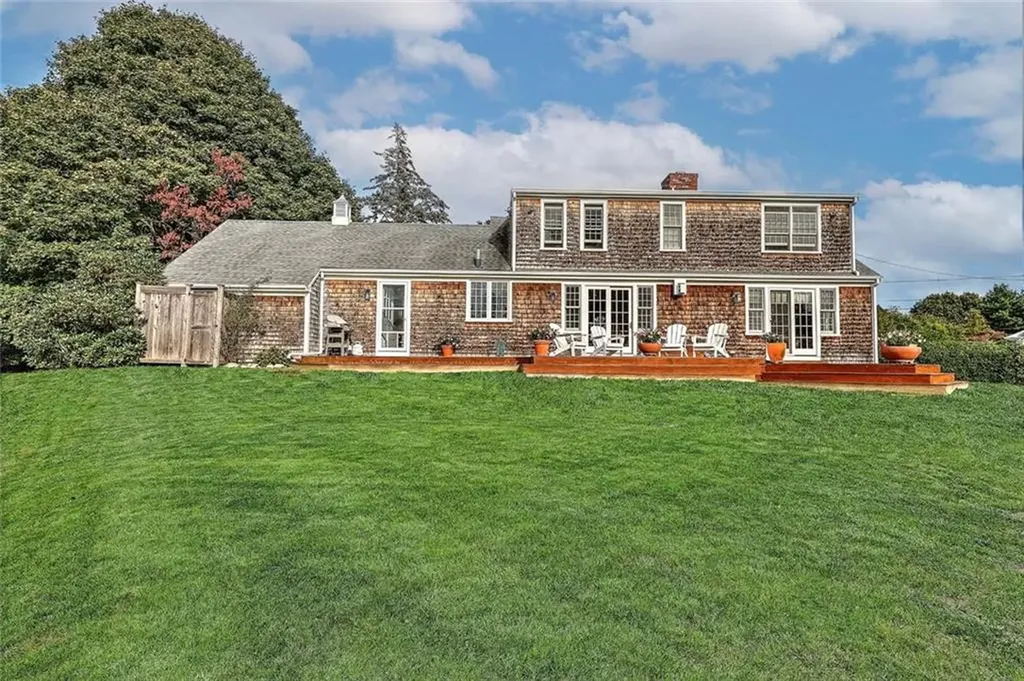 80 Leonard Drive Tiverton RI 02878