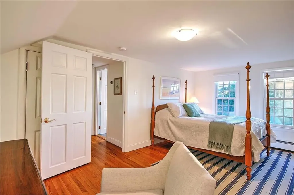 80 Leonard Drive Tiverton RI 02878