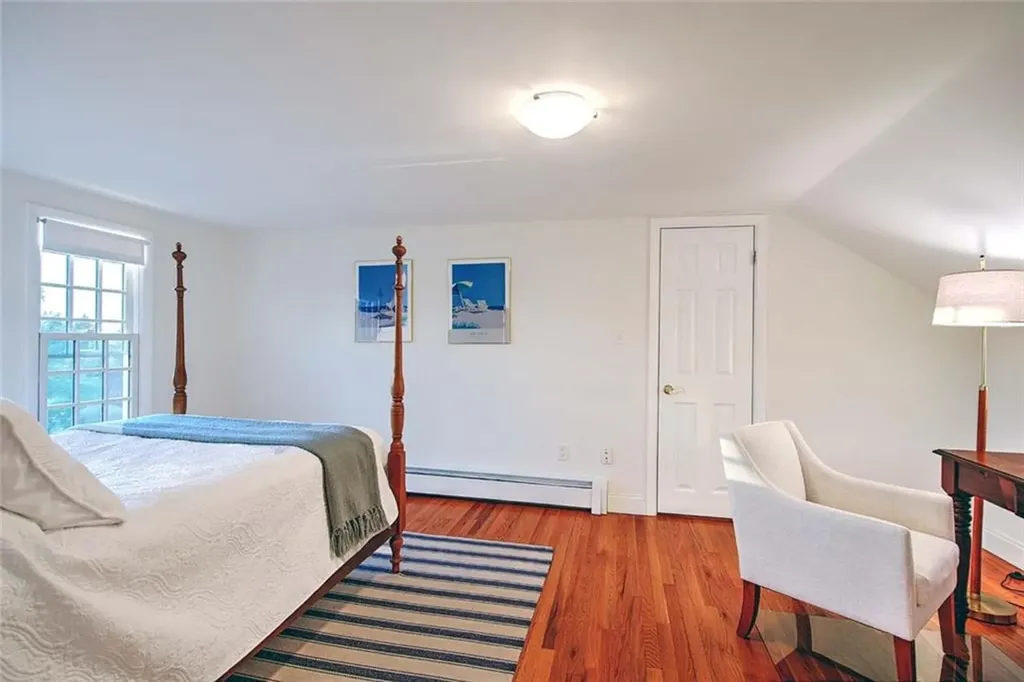 80 Leonard Drive Tiverton RI 02878