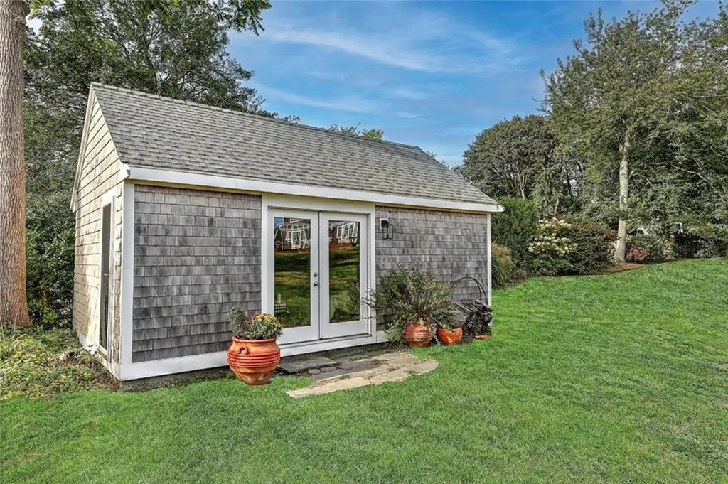 80 Leonard Drive Tiverton RI 02878