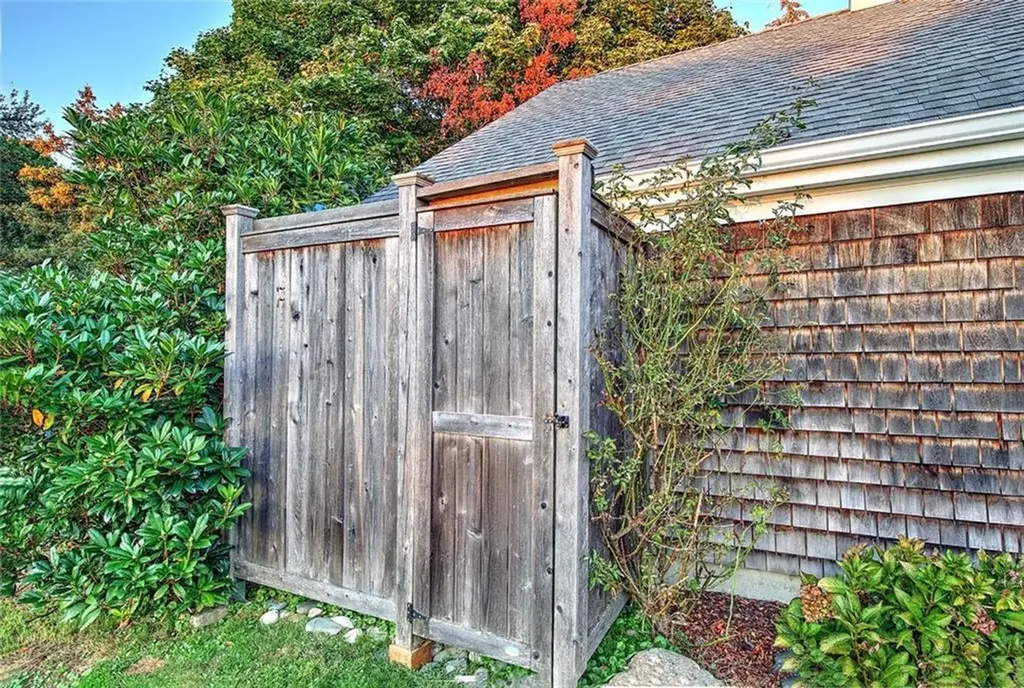 80 Leonard Drive Tiverton RI 02878
