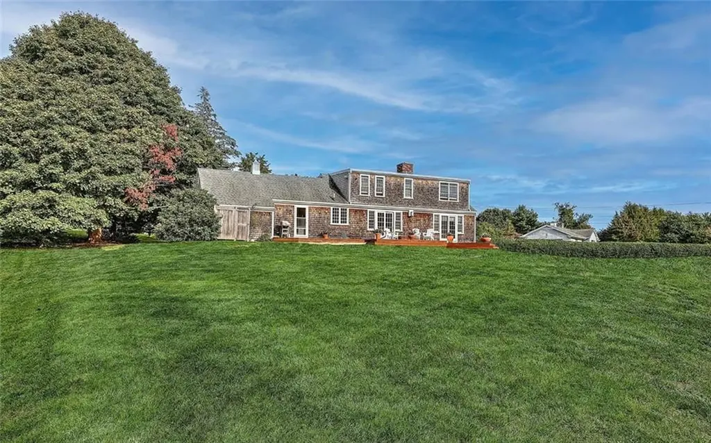80 Leonard Drive Tiverton RI 02878