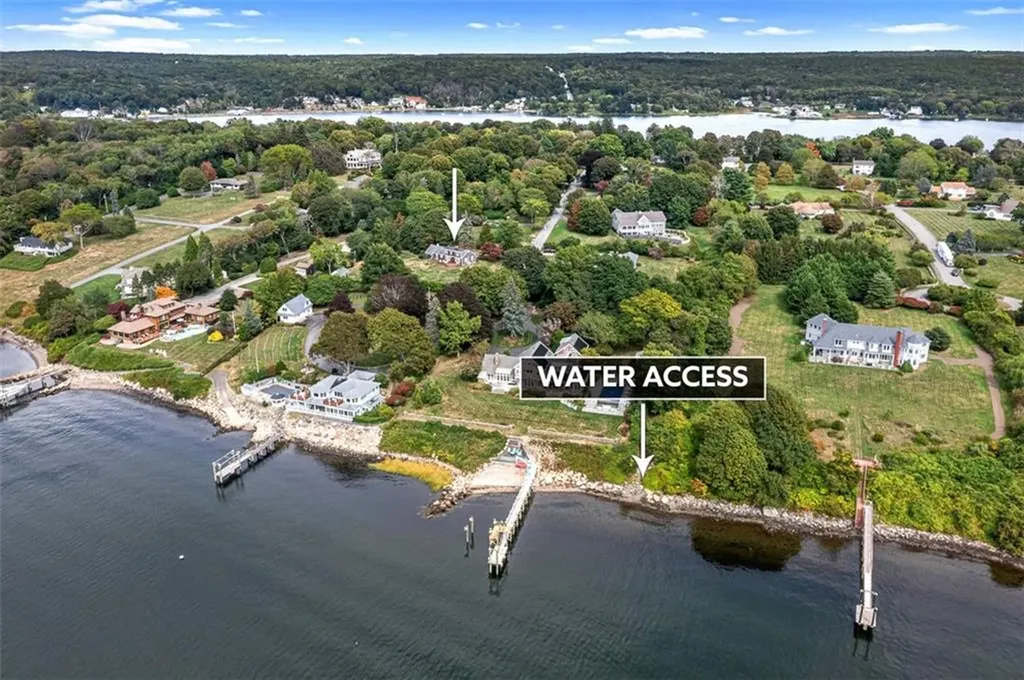 80 Leonard Drive Tiverton RI 02878