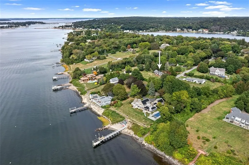 80 Leonard Drive Tiverton RI 02878