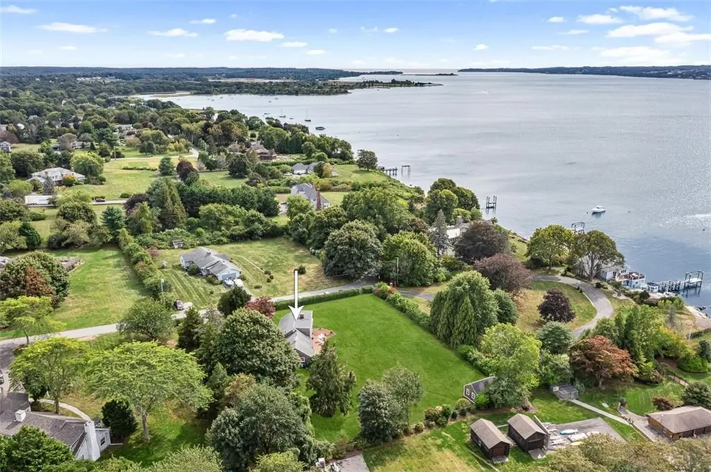 80 Leonard Drive Tiverton RI 02878