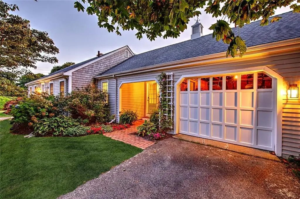 80 Leonard Drive Tiverton RI 02878