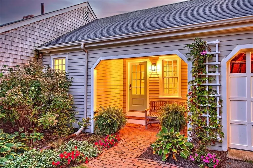 80 Leonard Drive Tiverton RI 02878