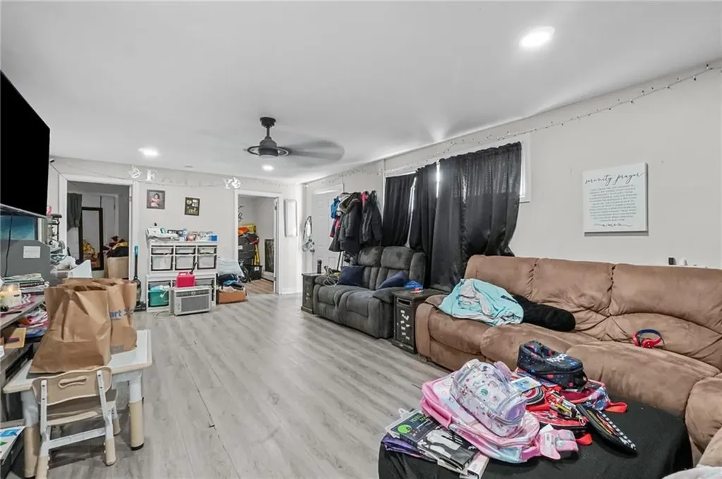 44 West Avenue Pawtucket RI 02860