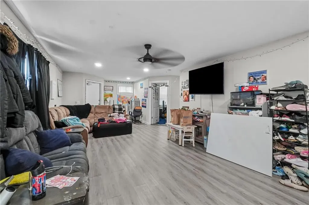 44 West Avenue Pawtucket RI 02860