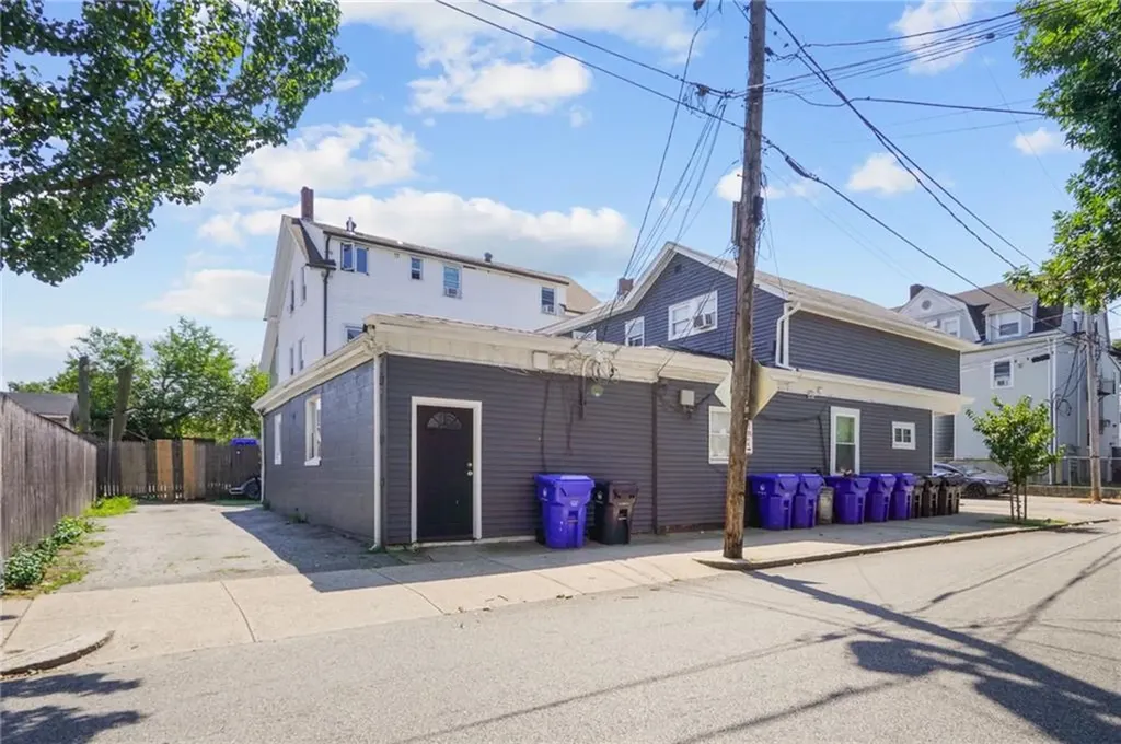 44 West Avenue Pawtucket RI 02860