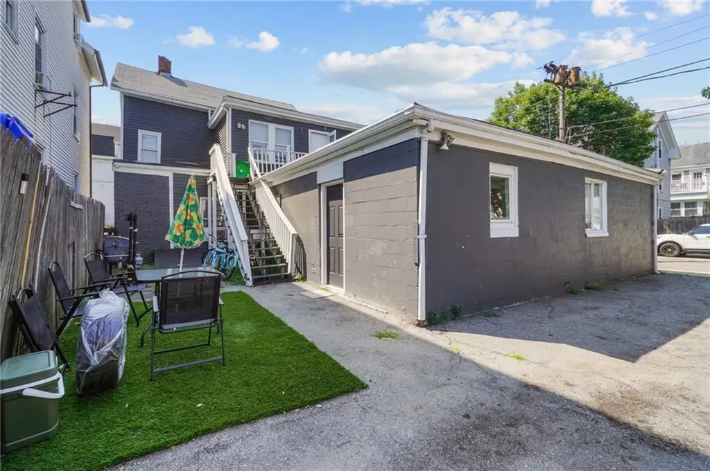 44 West Avenue Pawtucket RI 02860