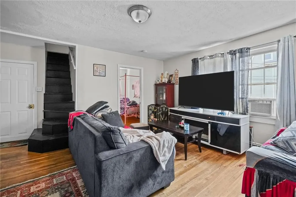44 West Avenue Pawtucket RI 02860