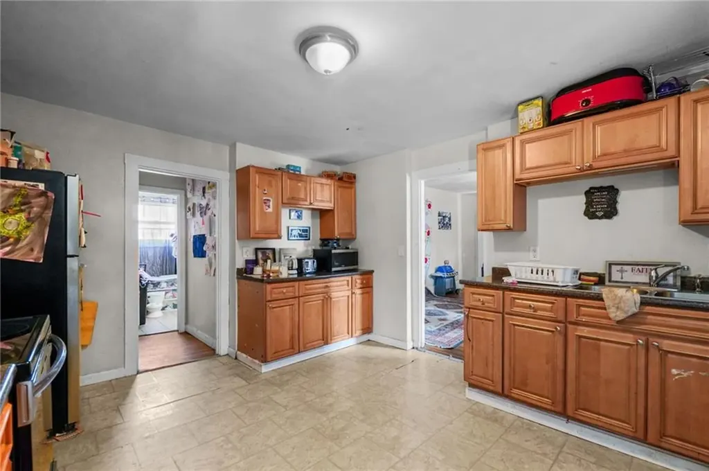 44 West Avenue Pawtucket RI 02860