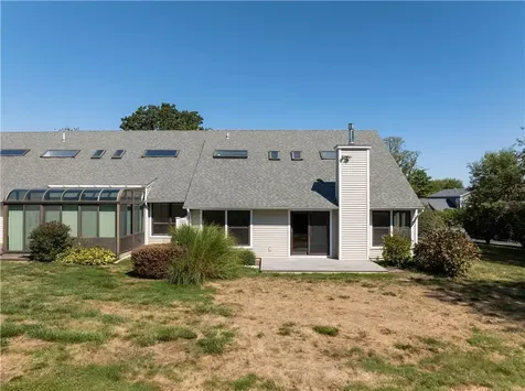 5 Fox Run Portsmouth RI 02871