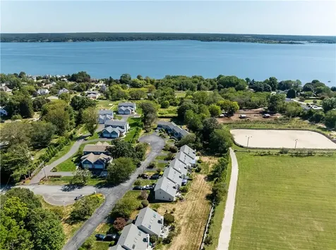 5 Fox Run Portsmouth RI 02871