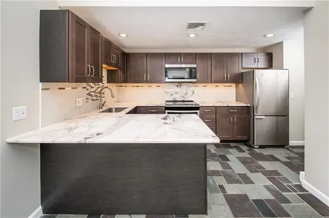 5 Fox Run Portsmouth RI 02871