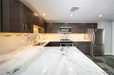 5 Fox Run Portsmouth RI 02871