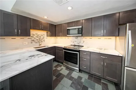 5 Fox Run Portsmouth RI 02871