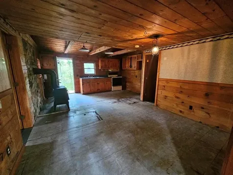 185 Burdickville Road Charlestown RI 02813