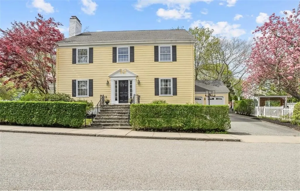 60 Ayrault Street Newport RI 02840