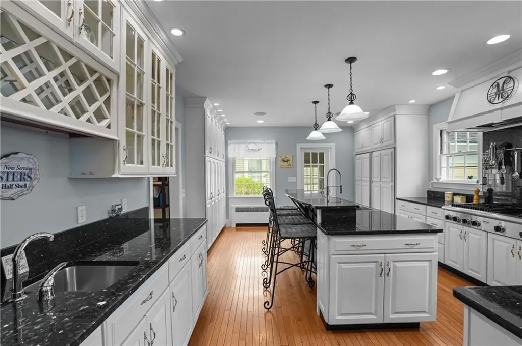 60 Ayrault Street Newport RI 02840
