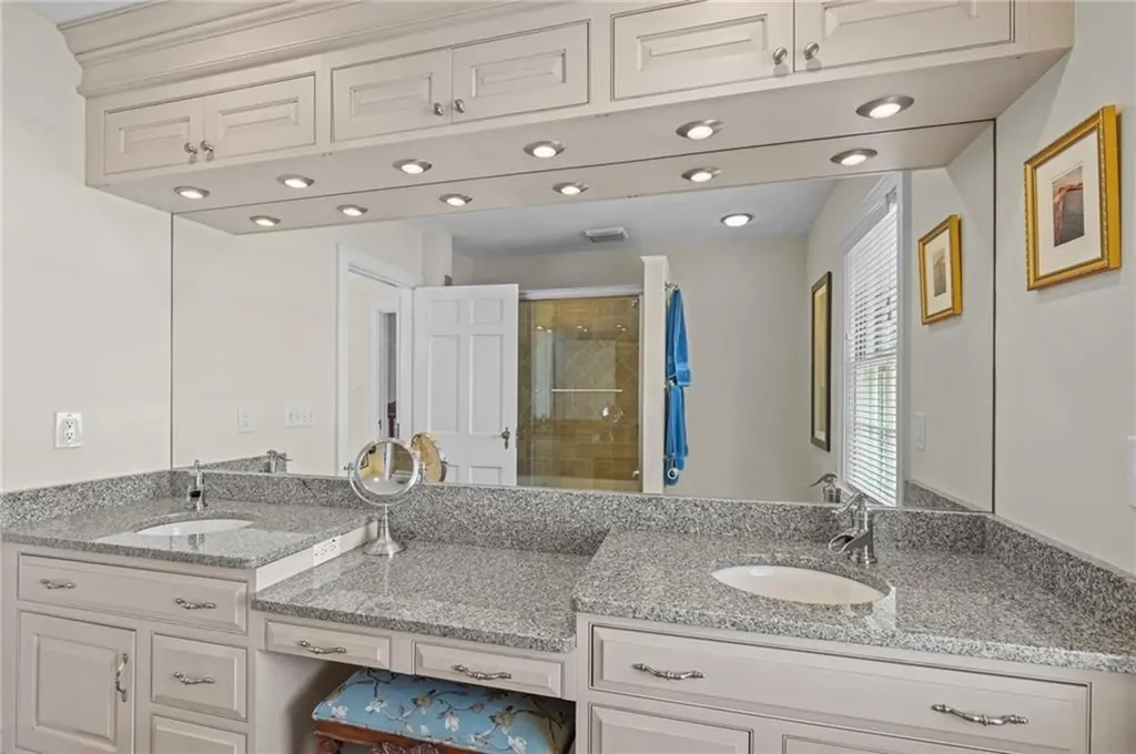 60 Ayrault Street Newport RI 02840