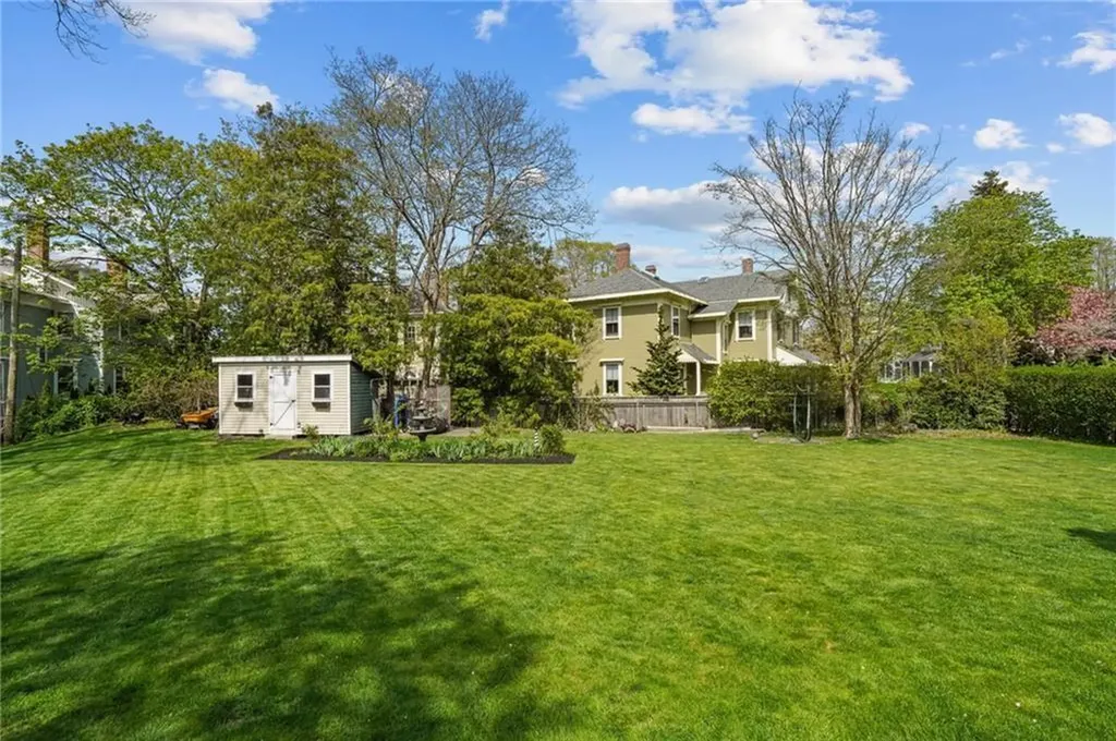 60 Ayrault Street Newport RI 02840