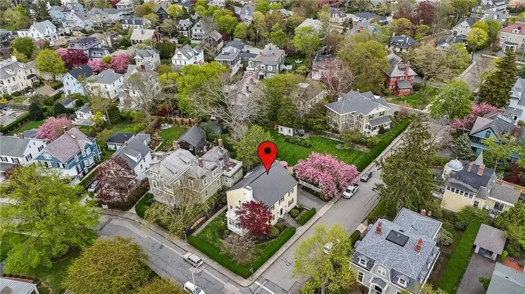 60 Ayrault Street Newport RI 02840