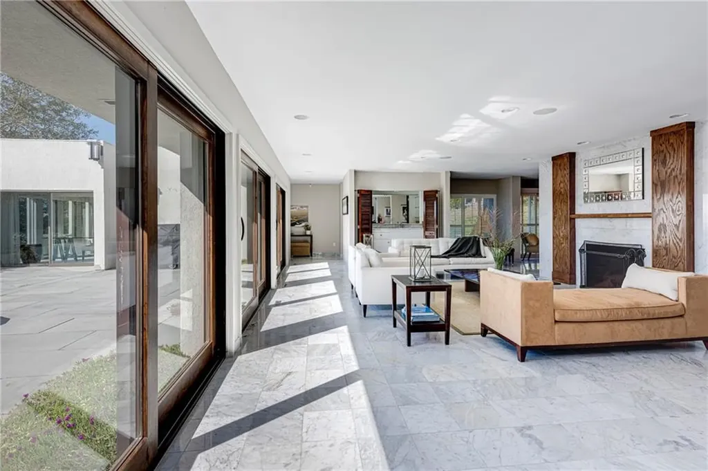 111 Ocean Avenue Newport RI 02840