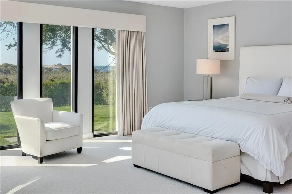 111 Ocean Avenue Newport RI 02840
