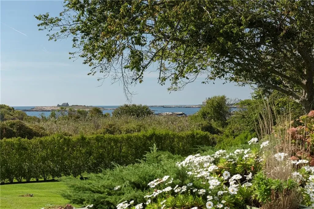 111 Ocean Avenue Newport RI 02840