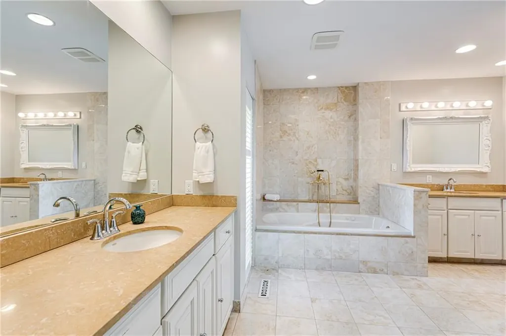 111 Ocean Avenue Newport RI 02840