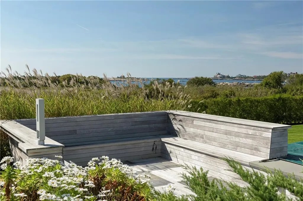 111 Ocean Avenue Newport RI 02840