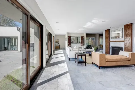 111 Ocean Avenue Newport RI 02840