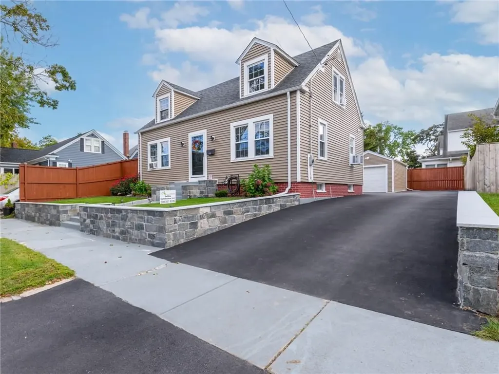 190 Auburn Street Cranston RI 02910