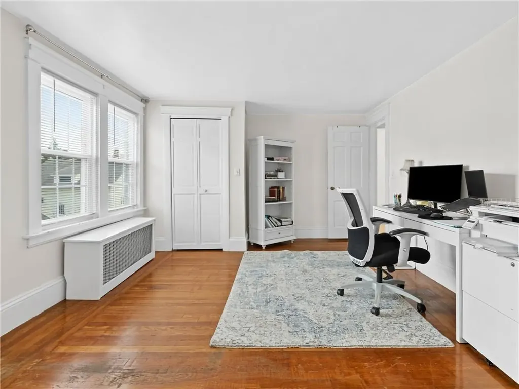 190 Auburn Street Cranston RI 02910