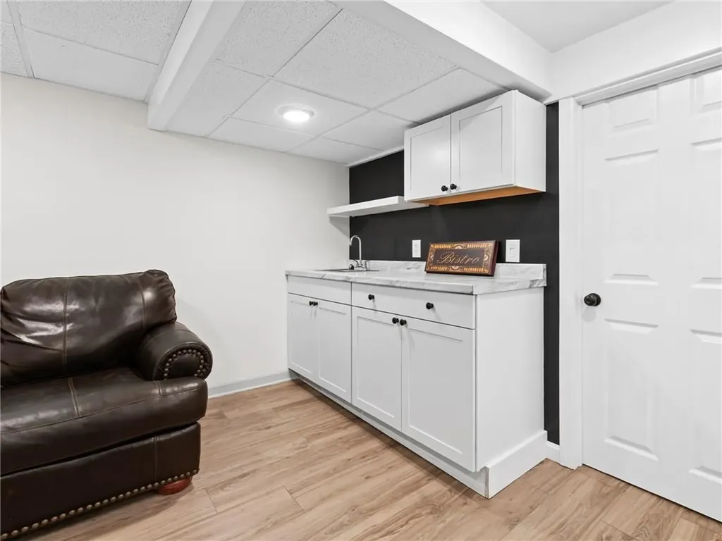 190 Auburn Street Cranston RI 02910