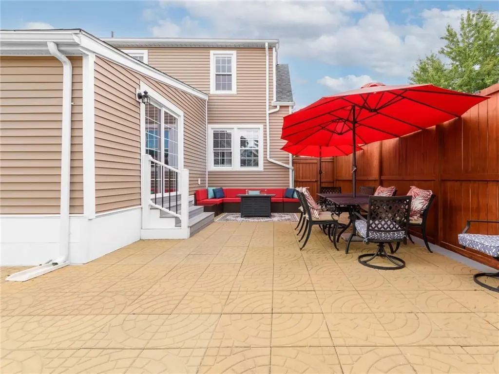 190 Auburn Street Cranston RI 02910