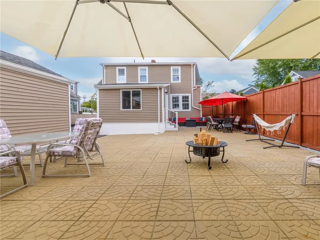 190 Auburn Street Cranston RI 02910