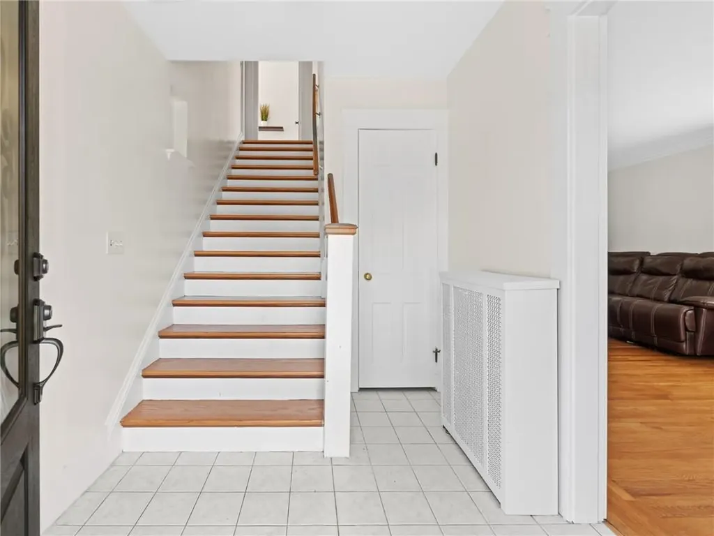 190 Auburn Street Cranston RI 02910