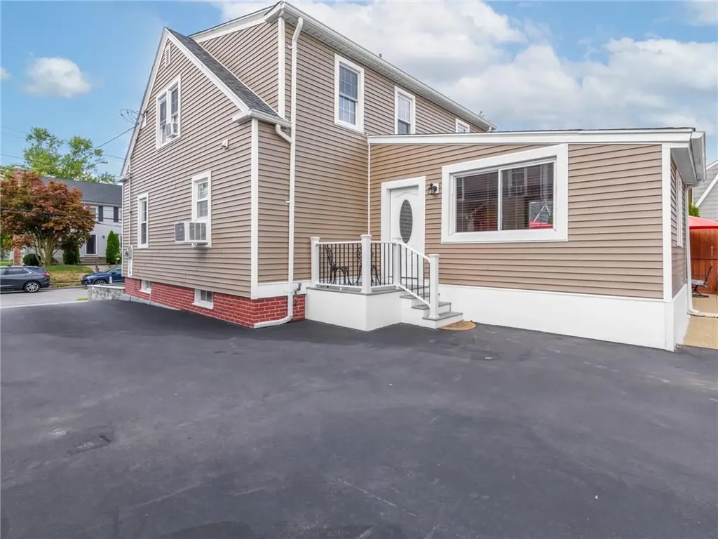 190 Auburn Street Cranston RI 02910